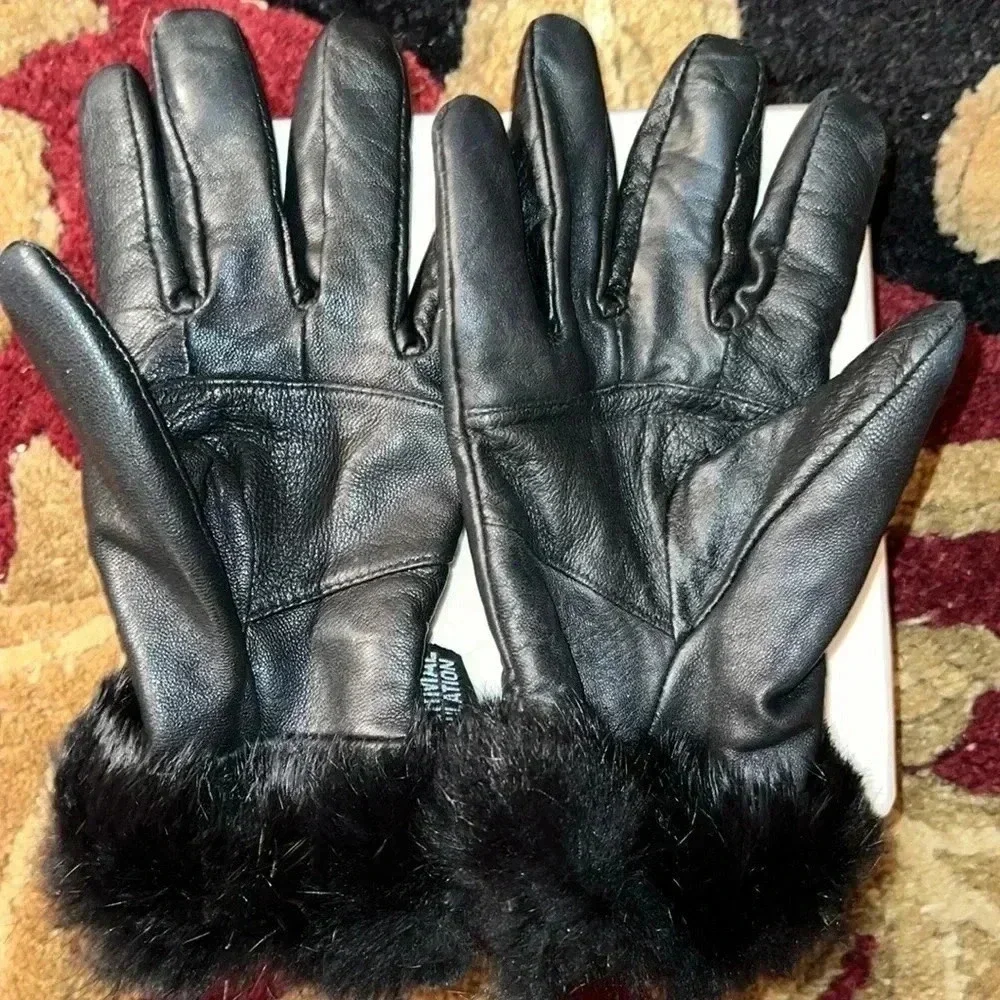 Women’s Black Leather Gloves with Black Rabbit Fur at Wrists Thermal Insulation